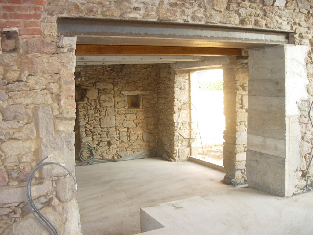 Ouverture de mur en pierre, en béton à Étavigny